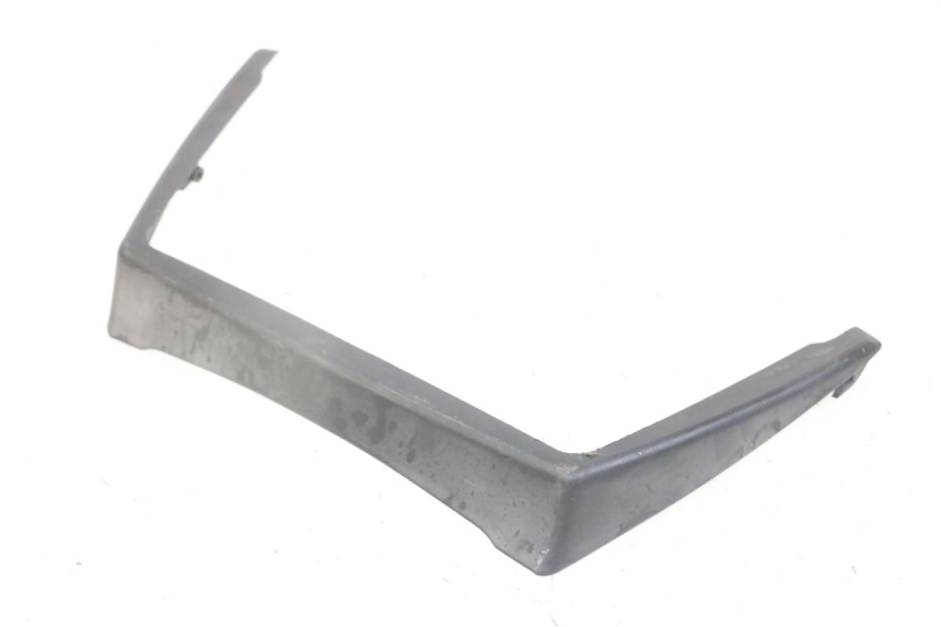 photo de JONCTION CARENAGE ARRIERE INFERIEURE SUZUKI GS GSE 500 (2001 - 2003)