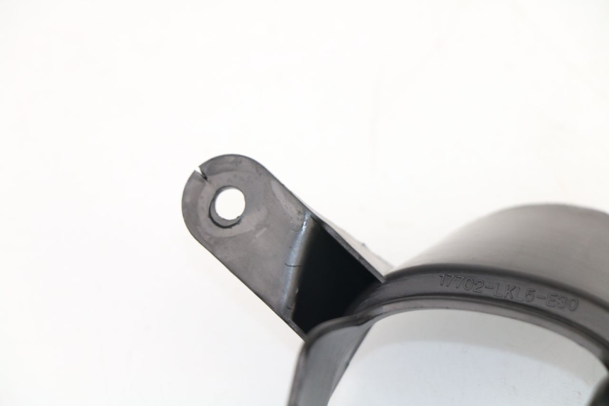 photo de JONCTION CARENAGE ARRIERE INFERIEURE KYMCO K-PW K-PIPE 50 (2012 - 2017)