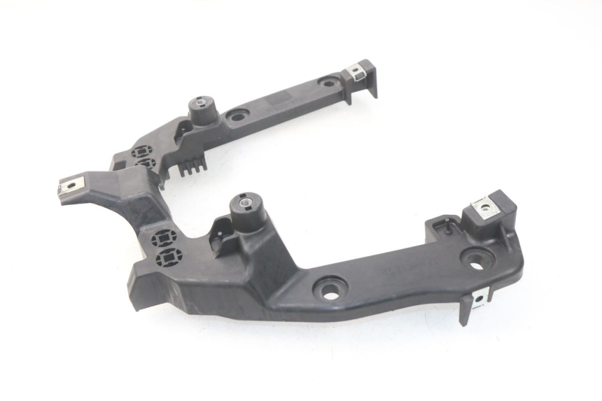 photo de JONCTION CARENAGE ARRIERE INFERIEURE MBK NITRO 2T 50 (2013 - 2017)