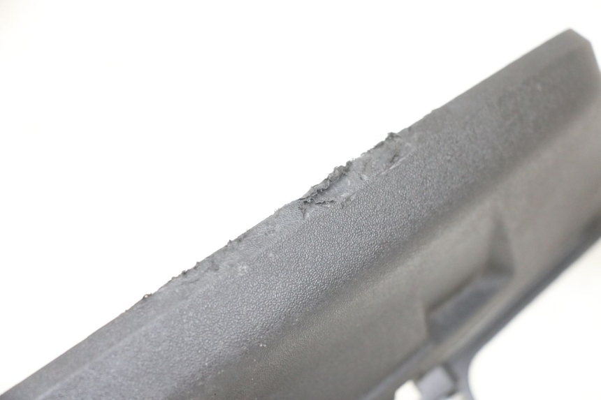 photo de JONCTION CARENAGE ARRIERE INFERIEURE PIAGGIO MP3 500 (2016 - 2018) - Points de fixation