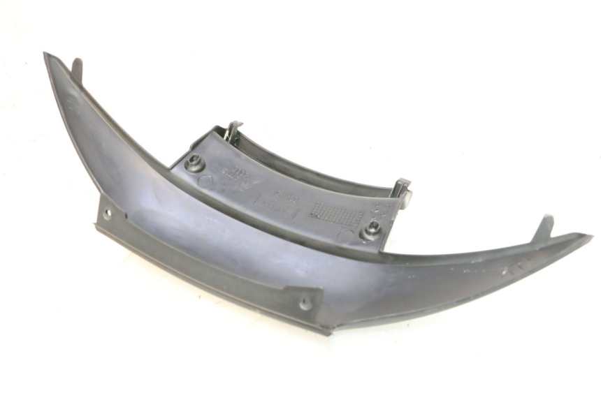 photo de JONCTION CARENAGE ARRIERE INFERIEURE PIAGGIO MP3 125 (2006 - 2014) - Autre angle de vue