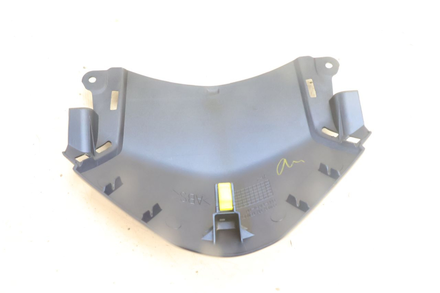 photo de JONCTION CARENAGE ARRIERE INFERIEURE YAMAHA N-MAX NMAX 125 (2021 - 2024) - Autre angle de vue