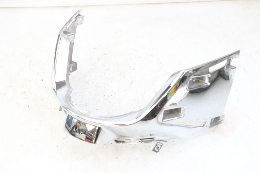 photo de JONCTION CARENAGE ARRIERE INFERIEURE KYMCO LIKE 4T 50 (2019 - 2025) - Points de fixation