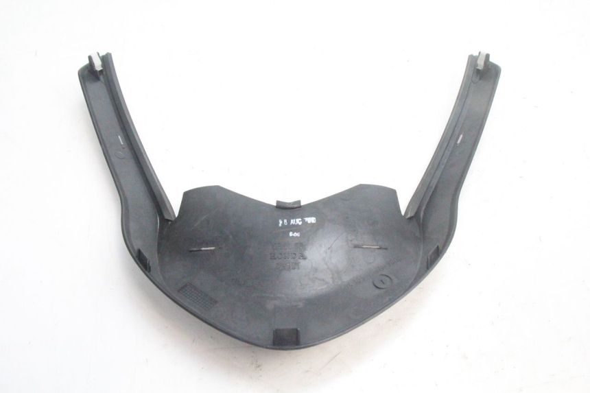 photo de JONCTION CARENAGE ARRIERE INFERIEURE HONDA PCX (JF28) 125 (2009 - 2011) - Autre angle de vue
