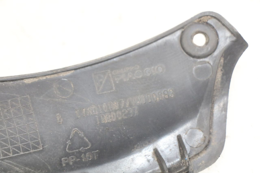 photo de JONCTION CARENAGE ARRIERE INFERIEURE PIAGGIO VESPA PRIMAVERA 2T 50 (2013 - 2018)