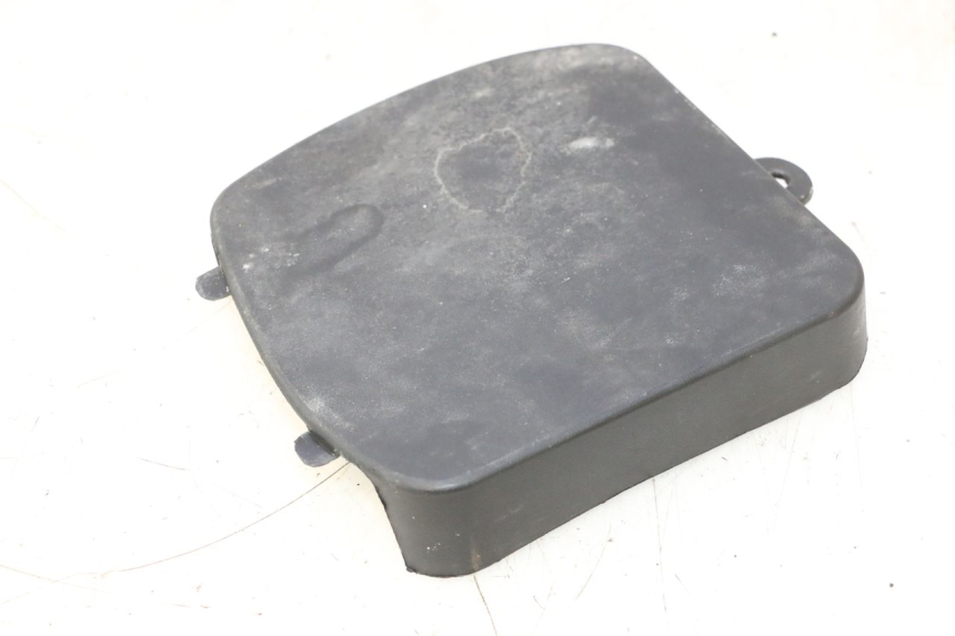 photo de JONCTION CARENAGE ARRIERE INFERIEURE KEEWAY RY6 2T 50 (2011 - 2019) - Zoom état d’usage