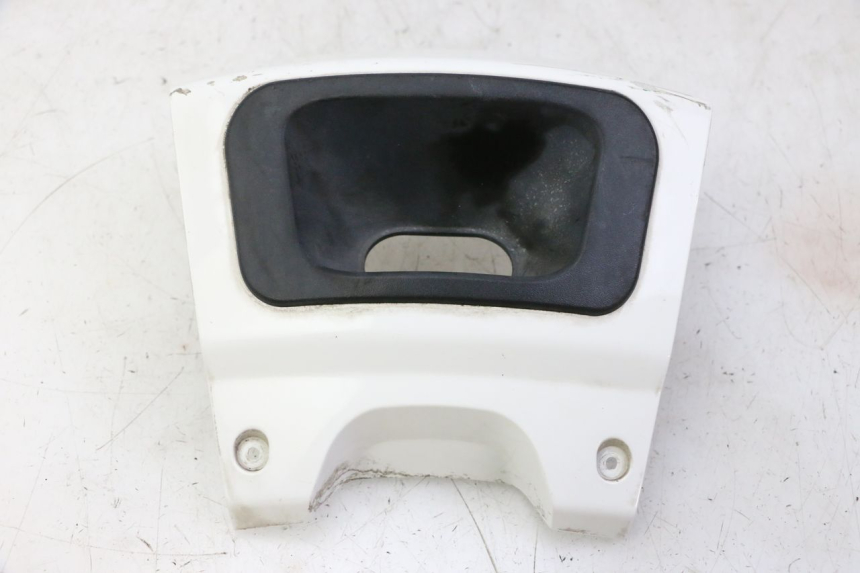 photo de JONCTION CARENAGE ARRIERE INFERIEURE PEUGEOT SATELIS 125 (2010 - 2012)