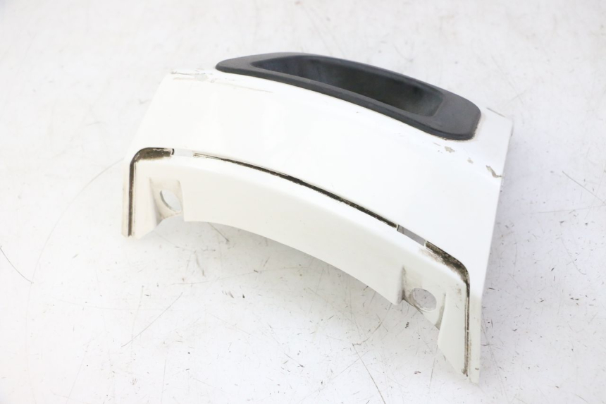 photo de JONCTION CARENAGE ARRIERE INFERIEURE PEUGEOT SATELIS 125 (2010 - 2012)