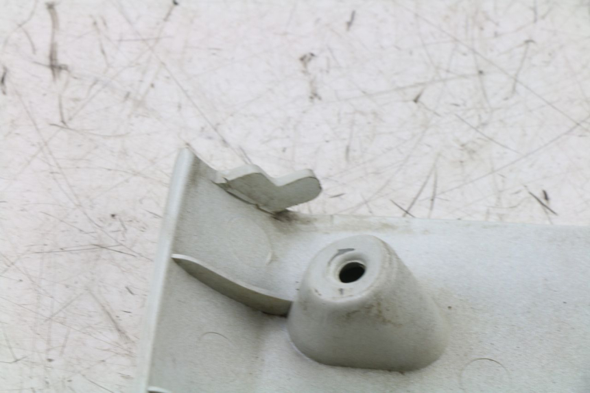 photo de JONCTION CARENAGE ARRIERE INFERIEURE TGB X-MOTION XMOTION 125 (2008 - 2014)