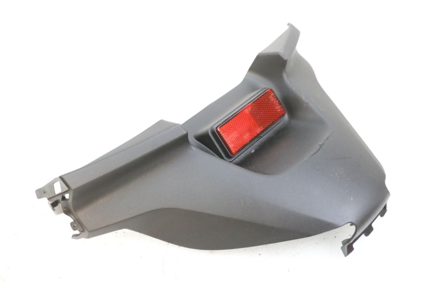 photo de JONCTION CARENAGE ARRIERE INFERIEURE YAMAHA TRICITY 300 (2020 - 2024) - Autre angle de vue