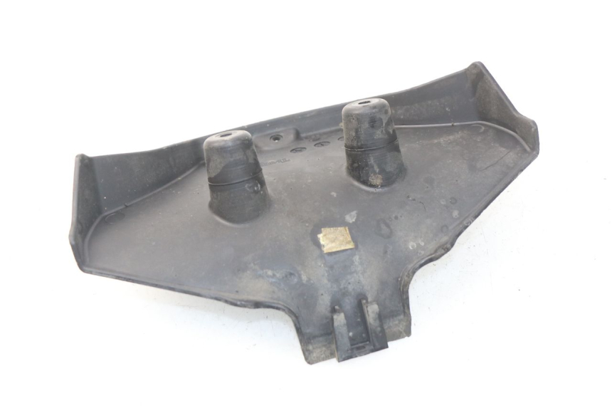 photo de JONCTION CARENAGE ARRIERE INFERIEURE TRIUMPH SPRINT ST ABS 1050 (2005 - 2007)
