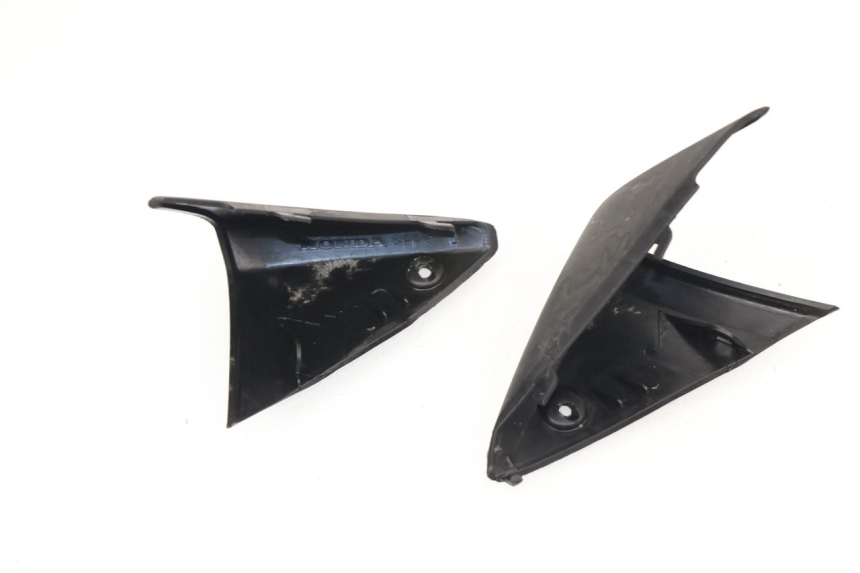 photo de JONCTION CARENAGE ARRIERE INFERIEURE HONDA VISION 50 (2011 - 2015)