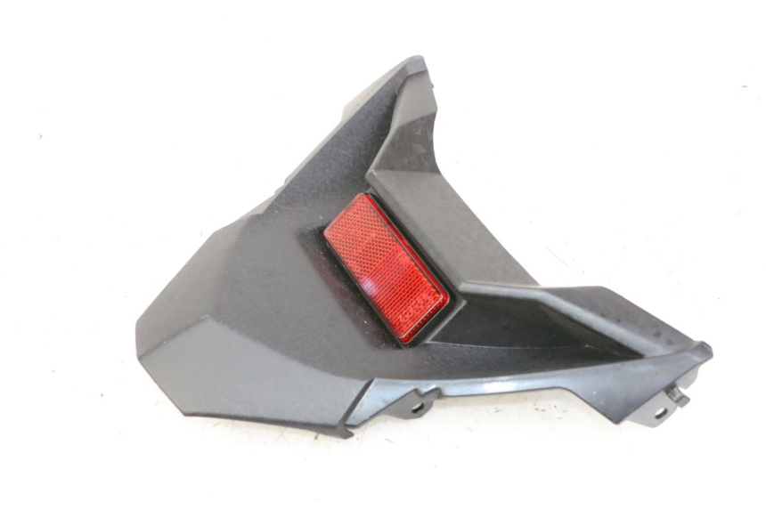 photo de JONCTION CARENAGE ARRIERE INFERIEURE YAMAHA XMAX X-MAX 125 (2021 - 2025) - Zoom état d’usage