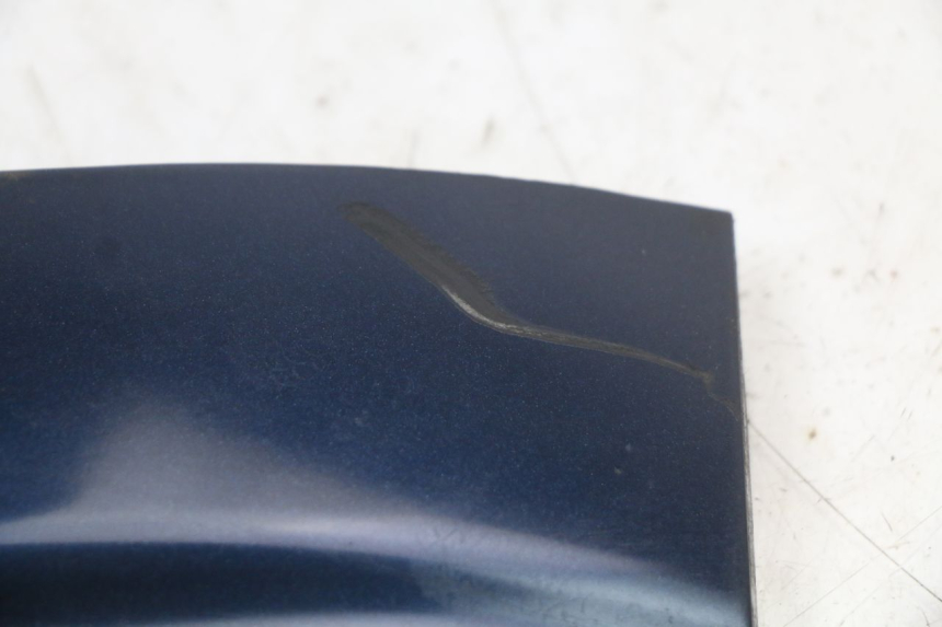 photo de JONCTION CARENAGE ARRIERE INFERIEURE PIAGGIO XEVO - X EVO 125 (2007 - 2016) - Autre angle de vue