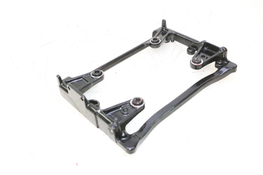 photo de JONCTION CARENAGE ARRIERE INFERIEURE HONDA XRV AFRICA TWIN 750 (1990 - 1992) - Autre angle de vue