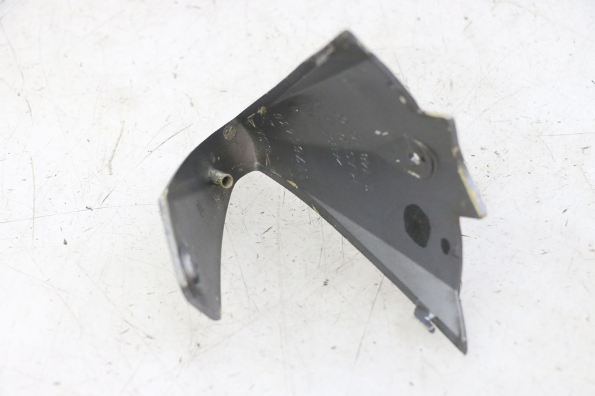 photo de JONCTION CARENAGE ARRIERE PEUGEOT JET FORCE CARBU 50 (2003 - 2016)
