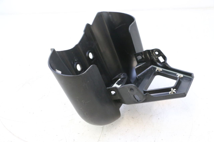 photo de JONCTION CARENAGE ARRIERE PEUGEOT LUDIX ONE 50 (2004 - 2013) - Détail de la pièce