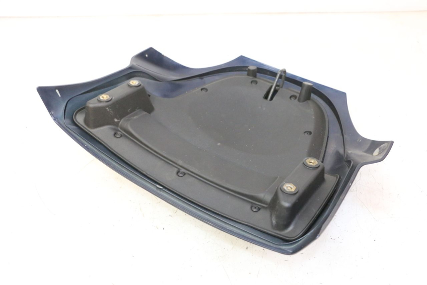 photo de JONCTION CARENAGE ARRIERE PIAGGIO MP3 RL 250 (2007 - 2010)