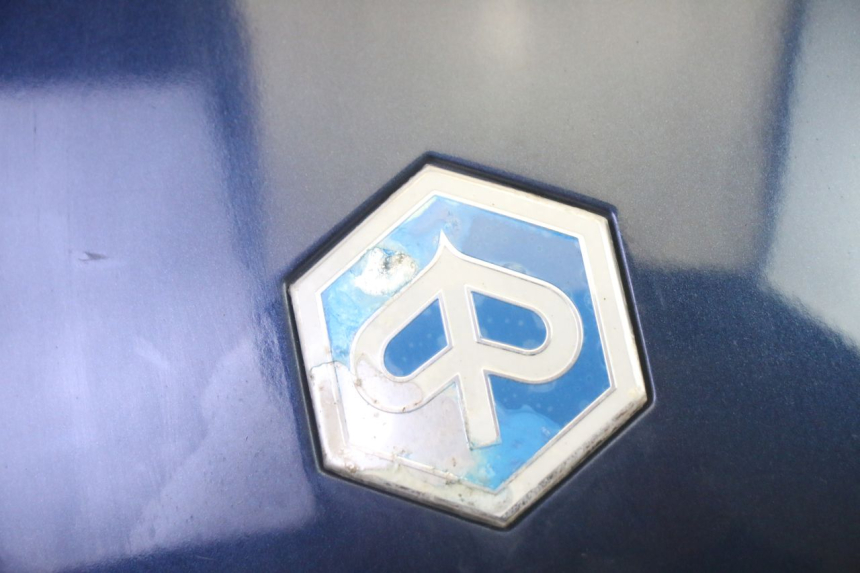 photo de JONCTION CARENAGE ARRIERE PIAGGIO MP3 RL 250 (2007 - 2010) - Zoom état d’usage