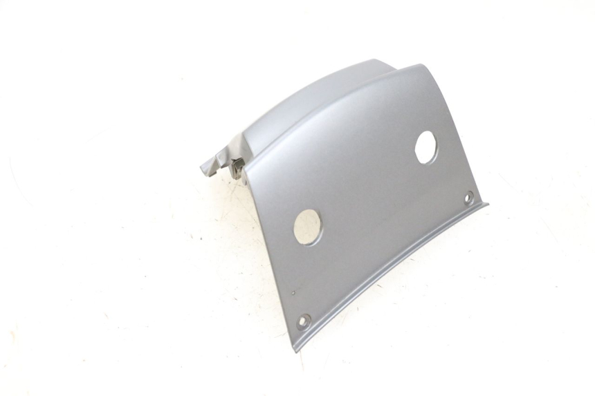 photo de JONCTION CARENAGE ARRIERE PIAGGIO MP3 500 (2016 - 2018) - Autre angle de vue