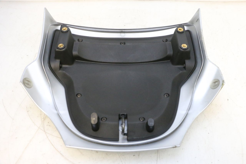 photo de JONCTION CARENAGE ARRIERE PIAGGIO MP3 125 (2006 - 2014) - Gros plan technique