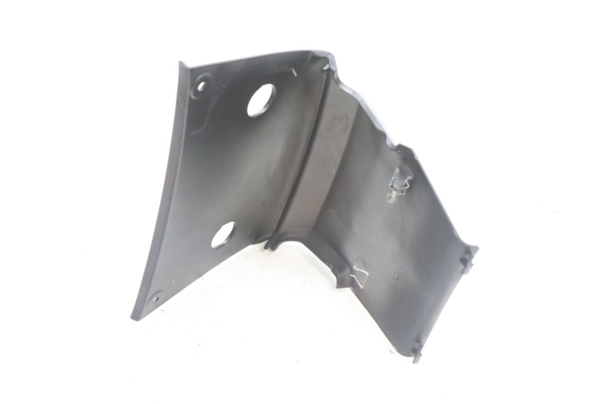 photo de JONCTION CARENAGE ARRIERE PIAGGIO MP3 500 (2016 - 2018) - Points de fixation