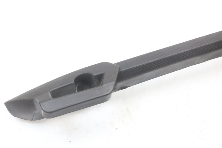 photo de JONCTION CARENAGE ARRIERE MOTO GUZZI NORGE 8V GT 1200 (2011 - 2016)