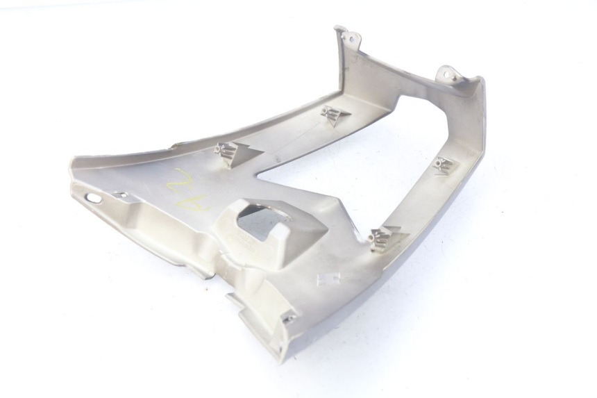 photo de JONCTION CARENAGE ARRIERE PEUGEOT GEOPOLIS 400 (2007 - 2013)