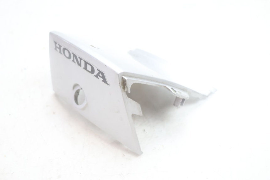 photo de JONCTION CARENAGE ARRIERE HONDA SCV LEAD 100 (2003 - 2007) - Vue principale