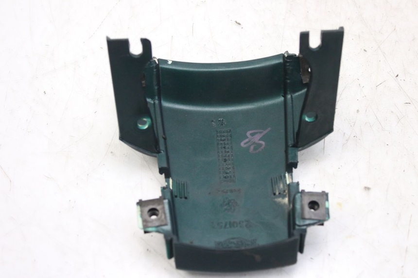 photo de JONCTION CARENAGE ARRIERE TRIUMPH SPRINT ST 955 (1999 - 2001)