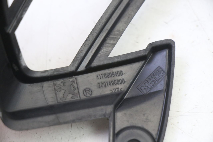 photo de JONCTION CARENAGE ARRIERE PEUGEOT STREETZONE I NAKED 2T 50 (2018 - 2020)