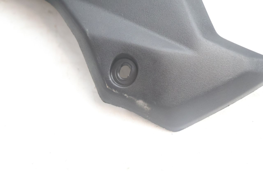 photo de JONCTION CARENAGE ARRIERE PEUGEOT STREETZONE NAKED 2T 50 (2014 - 2018) - Autre angle de vue