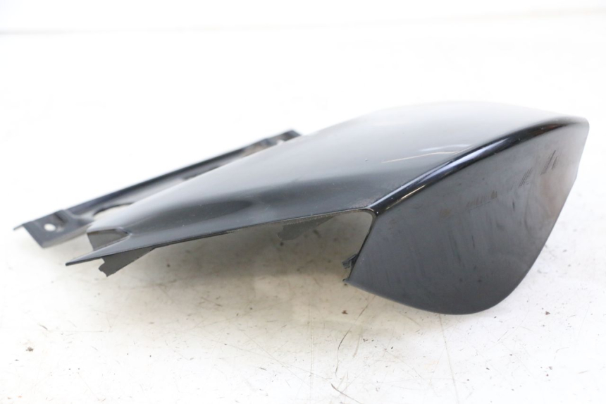 photo de JONCTION CARENAGE ARRIERE SUPERIEUR SUZUKI BURGMAN 125 (2007 - 2014)