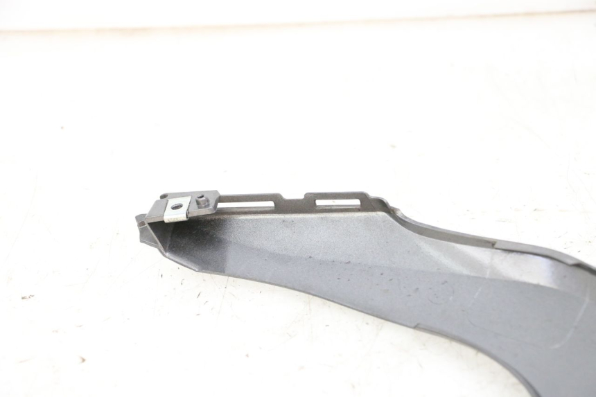 photo de JONCTION CARENAGE ARRIERE SUPERIEUR HONDA FORZA ABS 300 (2013 - 2019)