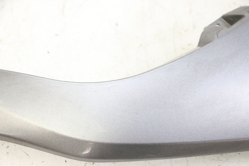 photo de JONCTION CARENAGE ARRIERE SUPERIEUR HONDA FORZA ABS 300 (2013 - 2019)