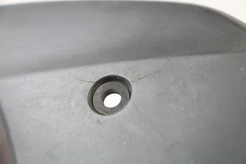 photo de JONCTION CARENAGE ARRIERE SUPERIEUR HONDA CBF N 600 (2004 - 2007)