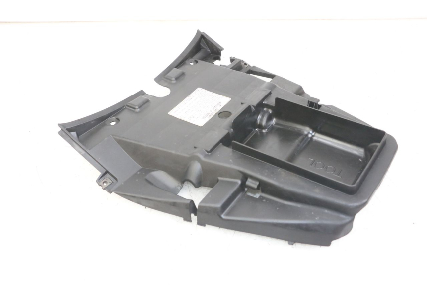 photo de JONCTION CARENAGE ARRIERE SUPERIEUR HONDA FJS SILVERWING SILVER WING 600 (2001 - 2010)