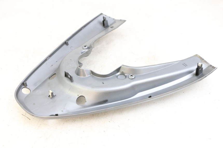 photo de JONCTION CARENAGE ARRIERE SUPERIEUR HONDA PCX (JF47) 125 (2012 - 2013)