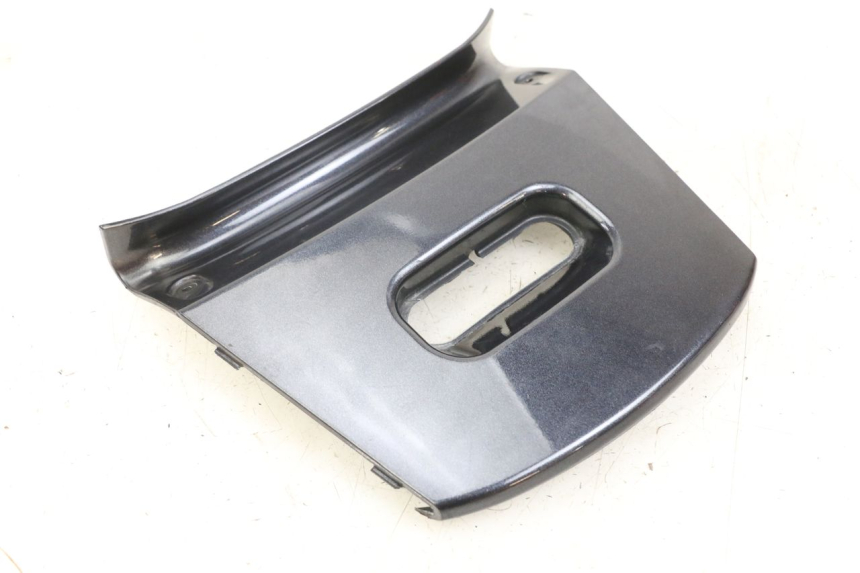 photo de JONCTION CARENAGE ARRIERE SUPERIEUR KYMCO XCITING 250 (2006 - 2009)