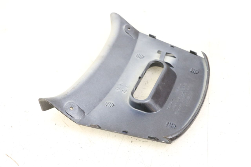 photo de JONCTION CARENAGE ARRIERE SUPERIEUR KYMCO XCITING 250 (2006 - 2009)