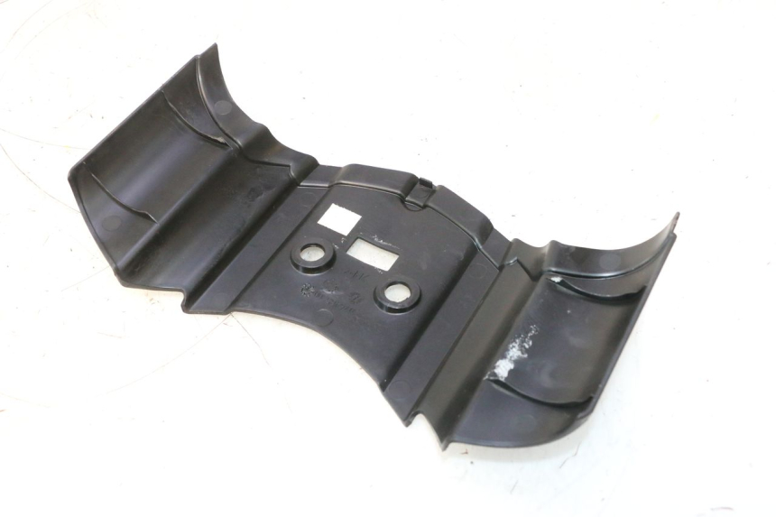 photo de JONCTION CARENAGE ARRIERE SUPERIEUR PEUGEOT LUDIX PRO 2T 50 (2010 - 2017) - Zoom état d’usage