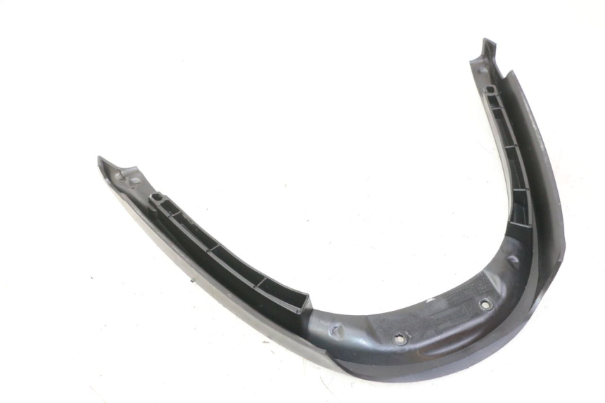 photo de JONCTION CARENAGE ARRIERE SUPERIEUR PIAGGIO MP3 HPE 310 (2024 - 2025)