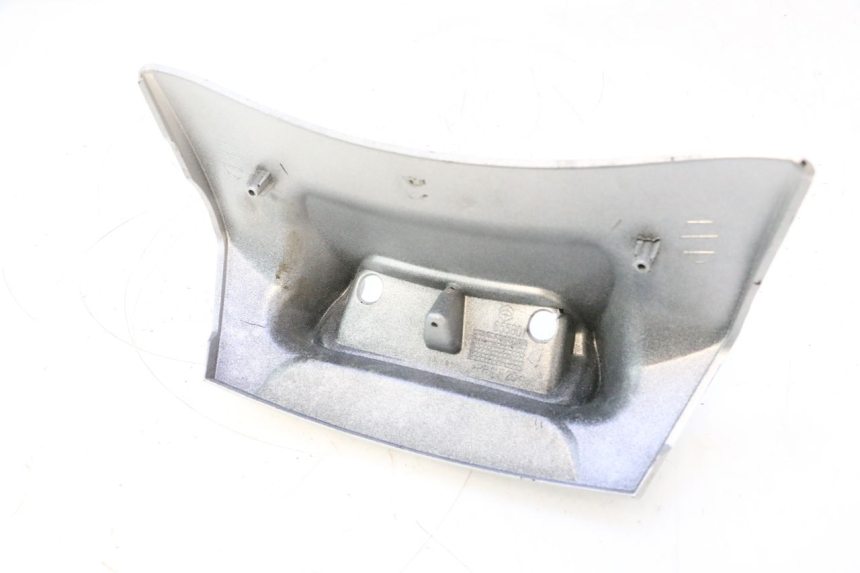 photo de JONCTION CARENAGE ARRIERE SUPERIEUR PIAGGIO MP3 LT 400 (2007 - 2012) - Vue d’ensemble