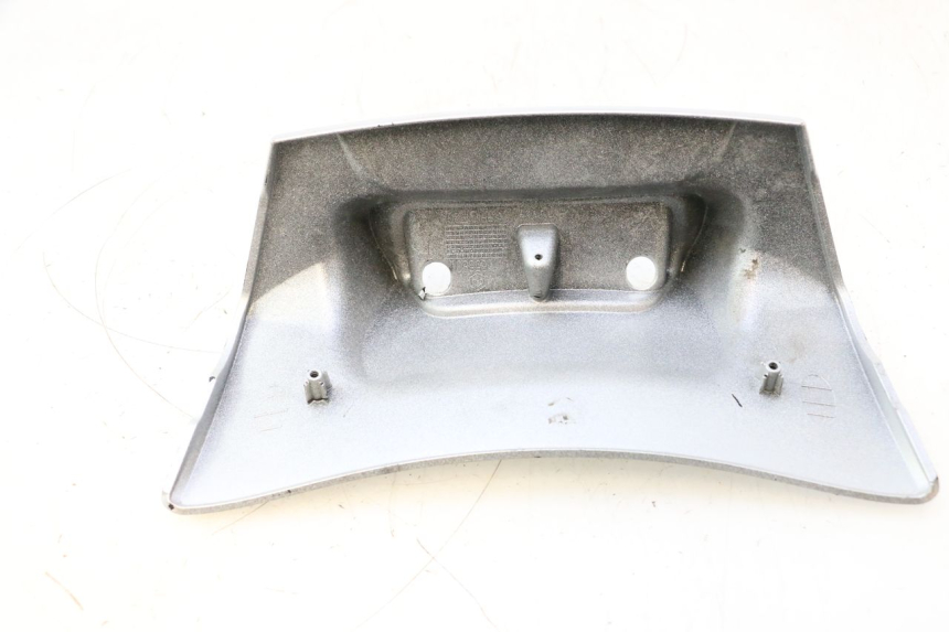 photo de JONCTION CARENAGE ARRIERE SUPERIEUR PIAGGIO MP3 LT 400 (2007 - 2012) - Points de fixation