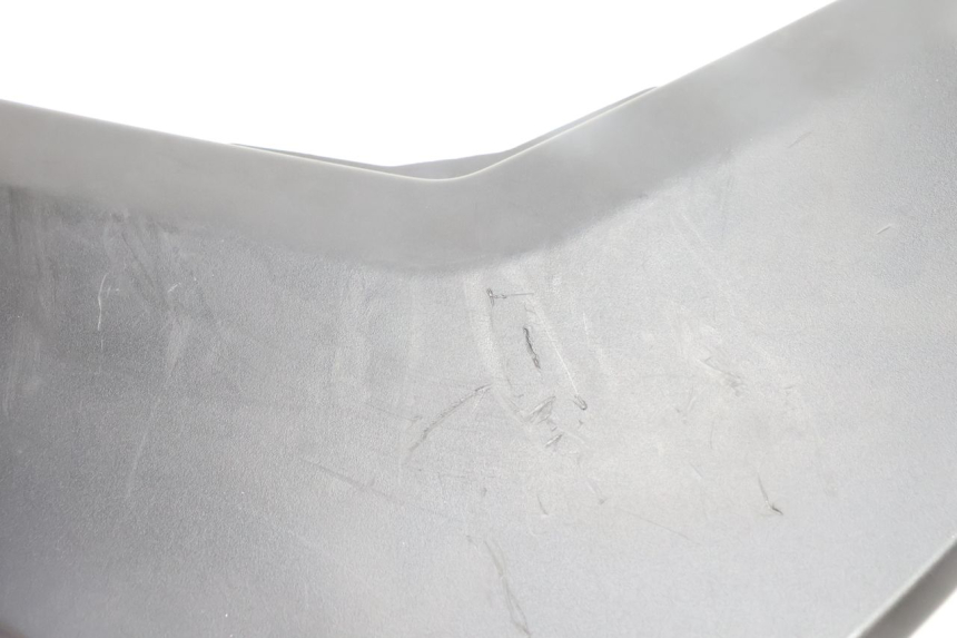 photo de JONCTION CARENAGE ARRIERE SUPERIEUR YAMAHA N-MAX NMAX 125 (2021 - 2024) - Détail de la pièce