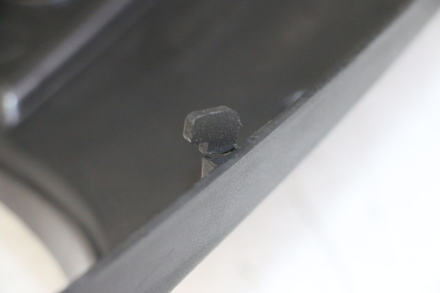 photo de JONCTION CARENAGE ARRIERE SUPERIEUR KYMCO LIKE 4T 50 (2019 - 2025) - Détail de la pièce