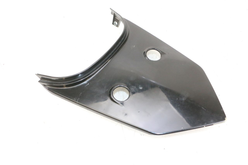 photo de JONCTION CARENAGE ARRIERE SUPERIEUR SYM ORBIT III 3 4T 50 (2021 - 2025) - Points de fixation