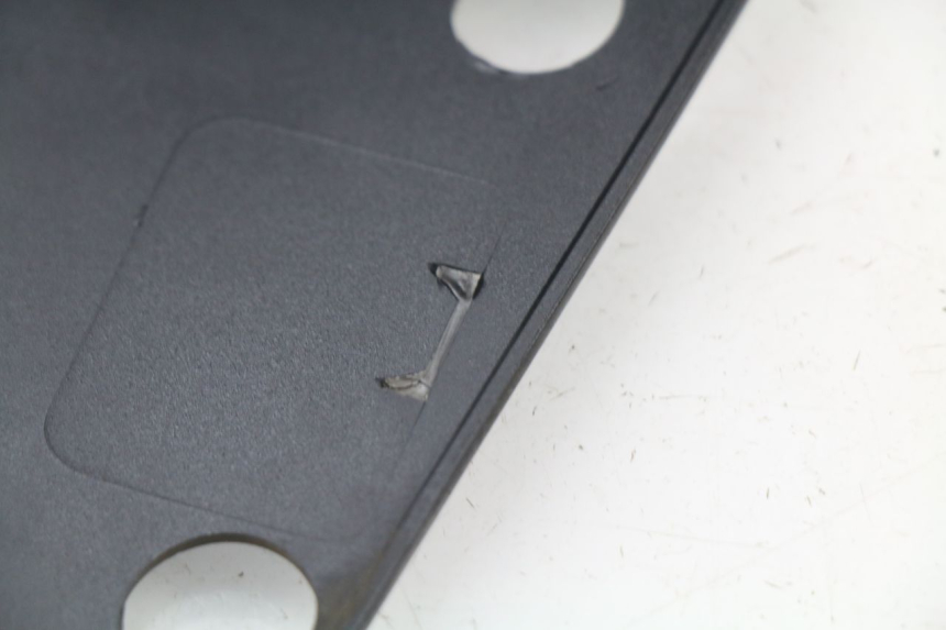 photo de JONCTION CARENAGE ARRIERE SUPERIEUR HONDA PCX (JF57/JF64) 125 (2014 - 2018)