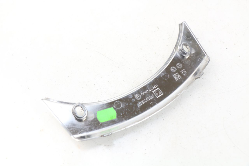 photo de JONCTION CARENAGE ARRIERE SUPERIEUR PEUGEOT SATELIS 500 (2007 - 2013)