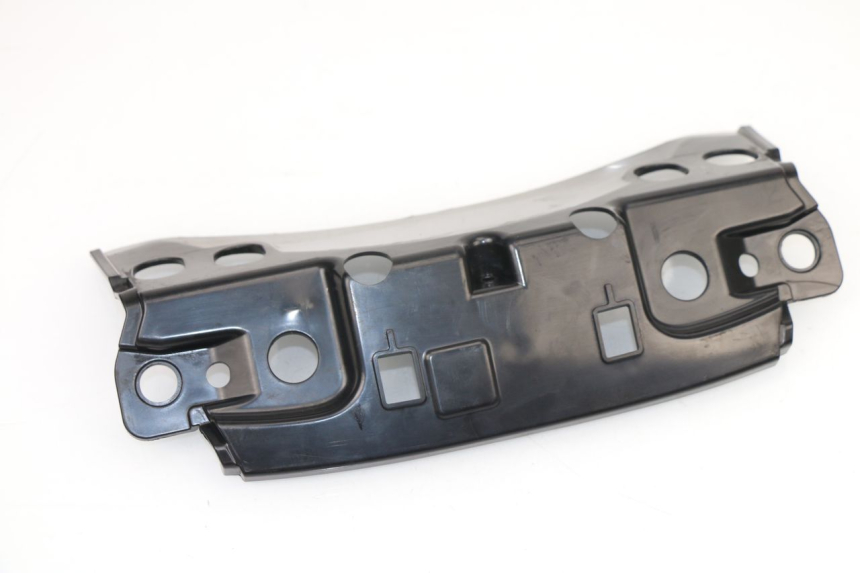 photo de JONCTION CARENAGE ARRIERE SUPERIEUR PIAGGIO MP3 500 (2011 - 2015)